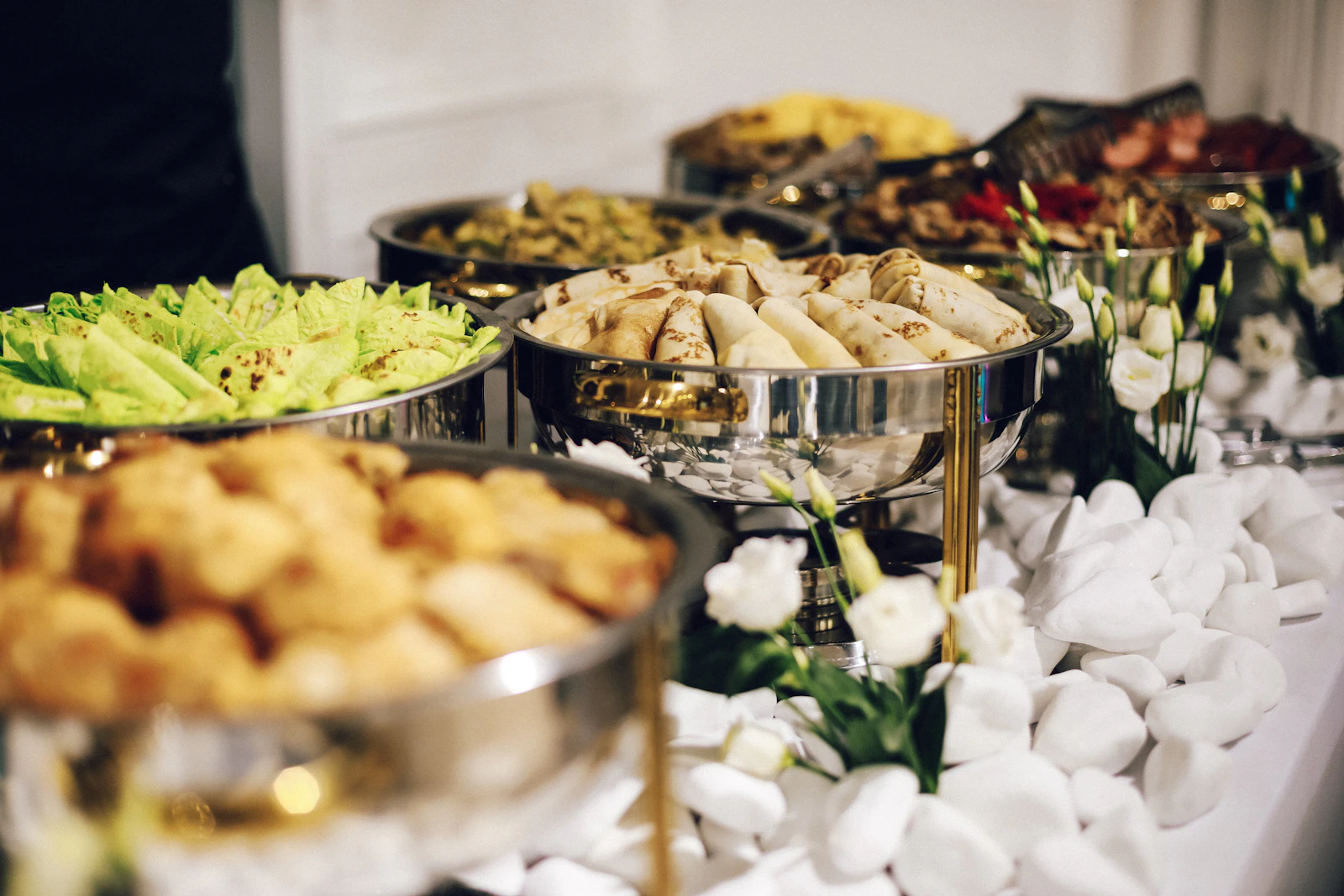 Chef emplatando en un evento